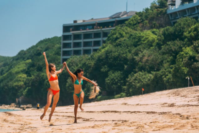 Tendencias en bikinis 2025: Colores, cortes y estampados que arrasan